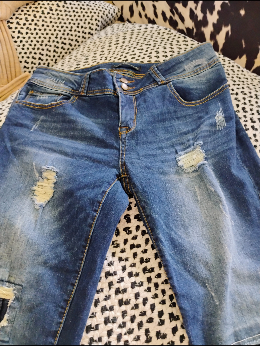 NEW. .Cute Size 7/8 Distressed Dark Blue Skinny Jeans